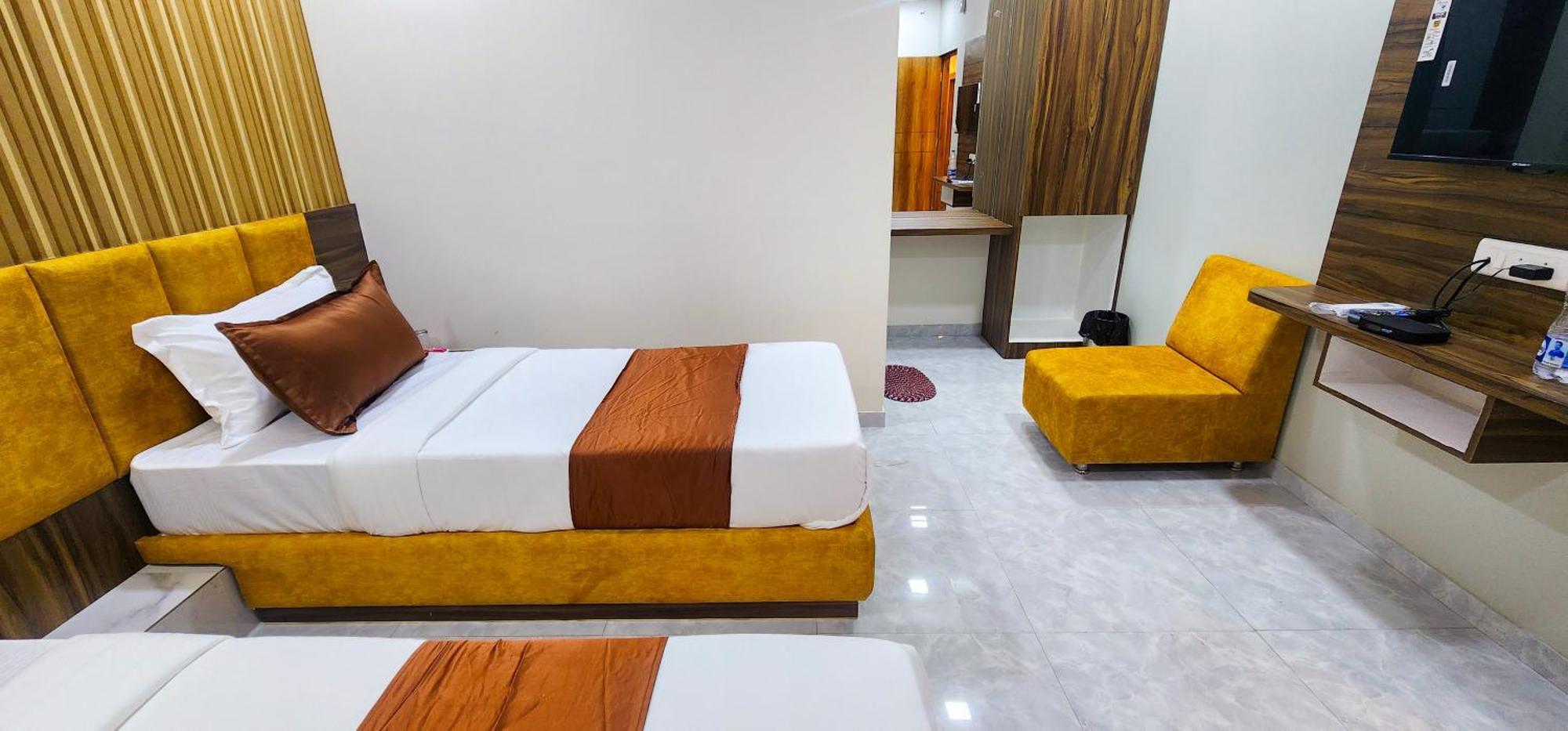 Hotel Nova Blue Ahmedabad Exterior foto